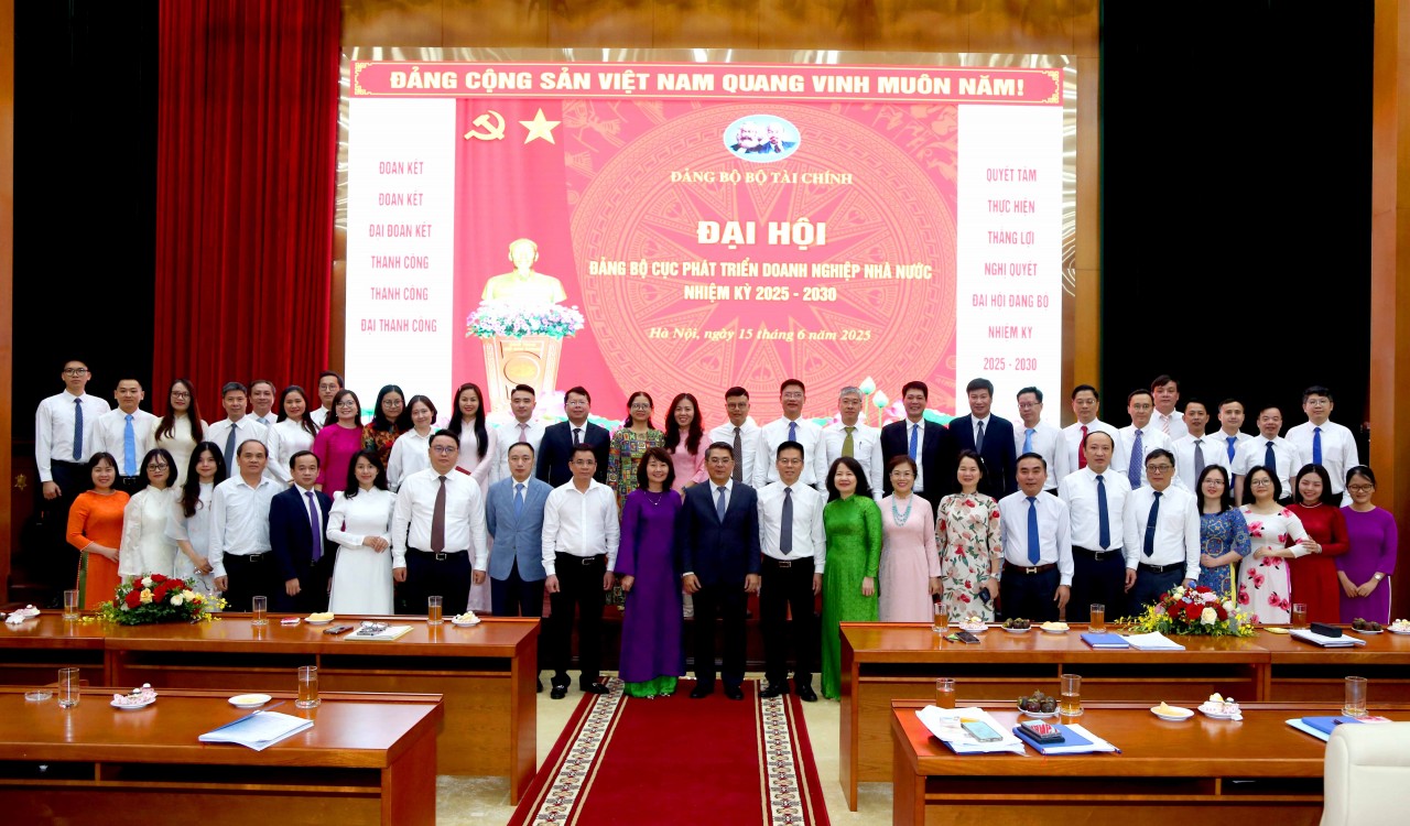 Đảng bộ Cục Phát triển doanh nghiệp nhà nước tiếp tục xây dựng Đảng bộ trong sạch, vững mạnh Đảng bộ Cục Phát triển doanh nghiệp nhà nước tiếp tục xây dựng Đảng bộ trong sạch, vững mạnh