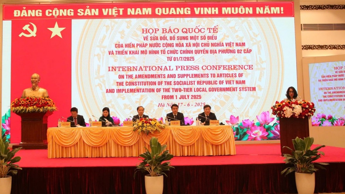 Công bố quốc tế về Hiến pháp sửa đổi và mô hình chính quyền địa phương 2 cấp