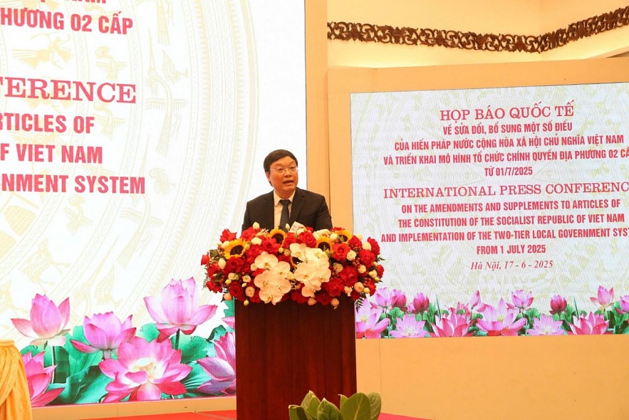 Công bố quốc tế về Hiến pháp sửa đổi và mô hình chính quyền địa phương 2 cấp