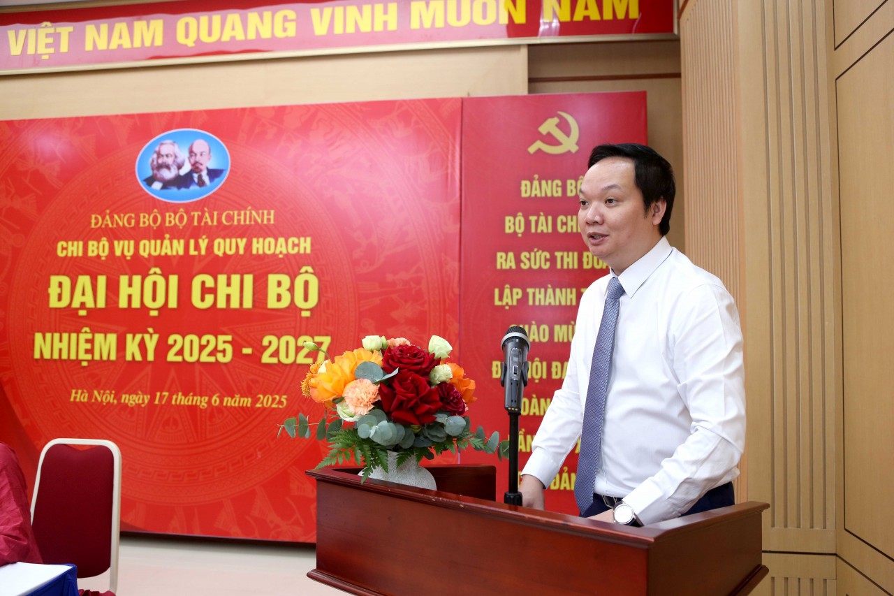 Xây dựng Chi bộ Vụ Quản lý quy hoạch ngày càng trong sạch, vững mạnh Xây dựng Chi bộ Vụ Quản lý quy hoạch ngày càng trong sạch, vững mạnh