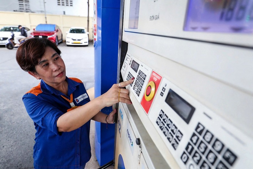 VPI dự báo giá xăng dầu đồng loạt tăng mạnh vào ngày mai 19/6