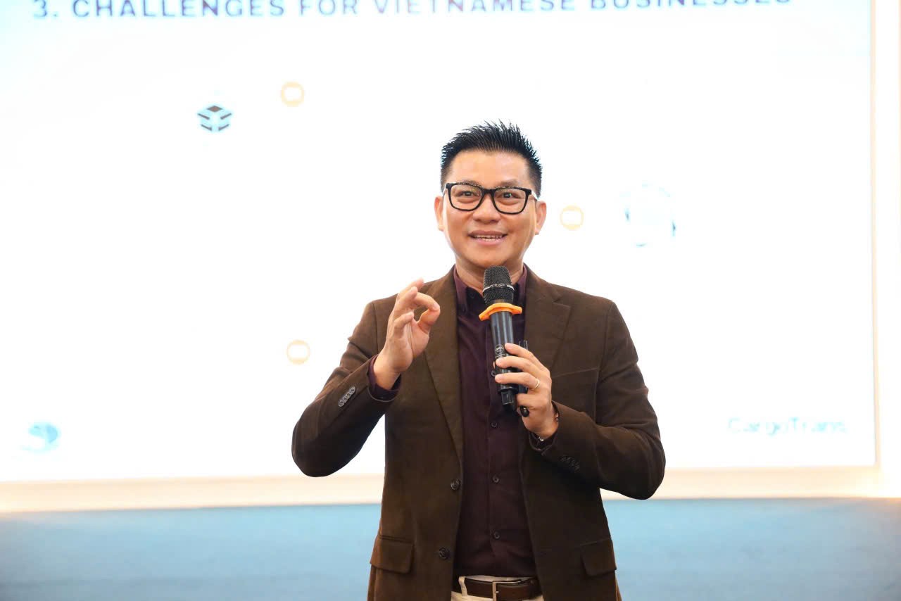 Việt Nam tăng tốc trong làn sóng dịch chuyển chuỗi cung ứng toàn cầu: Cơ hội và thách thức