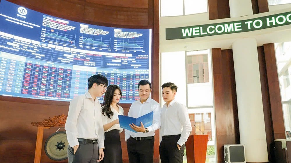 25 năm phát triển hàng hóa, nâng cao chất lượng tổ chức niêm yết