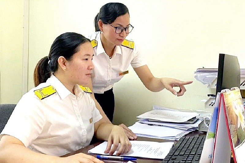 Chi cục Thuế khu vực có trách nhiệm báo cáo việc miễn, giảm thuế sử dụng đất nông nghiệp