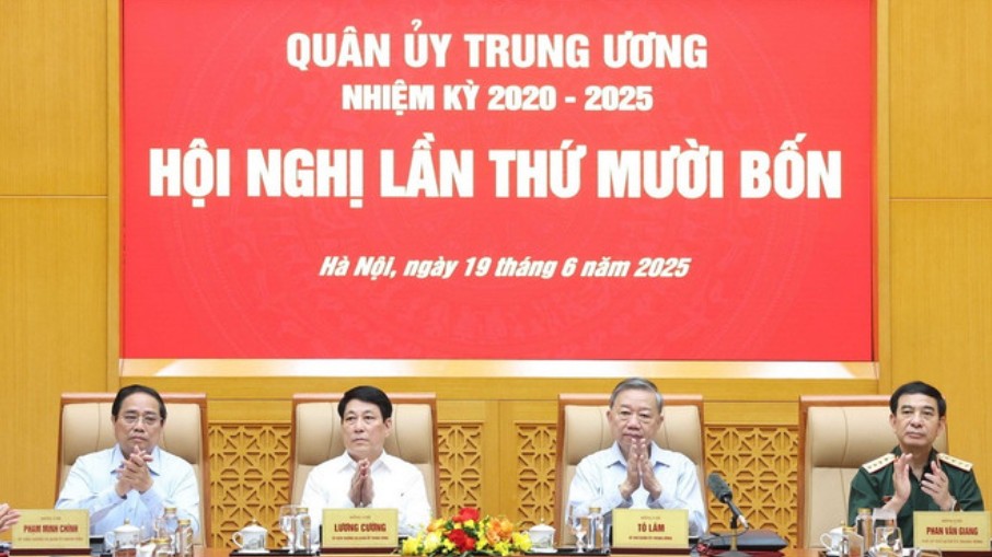 Tổng Bí thư: Sắp xếp tổ chức quân sự phù hợp với chính quyền địa phương hai cấp