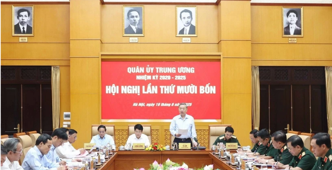 Tổng Bí thư: Sắp xếp tổ chức quân sự phù hợp với chính quyền địa phương hai cấp