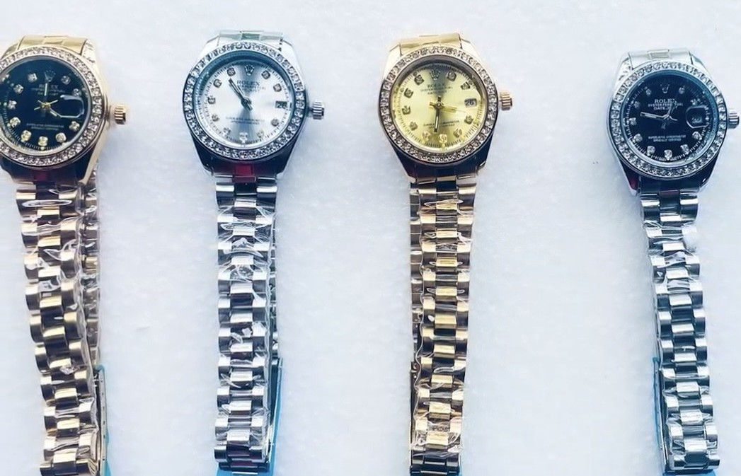 Hải quan bắt giữ 450 chiếc đồng hồ đeo tay giả nhãn hiệu Rolex