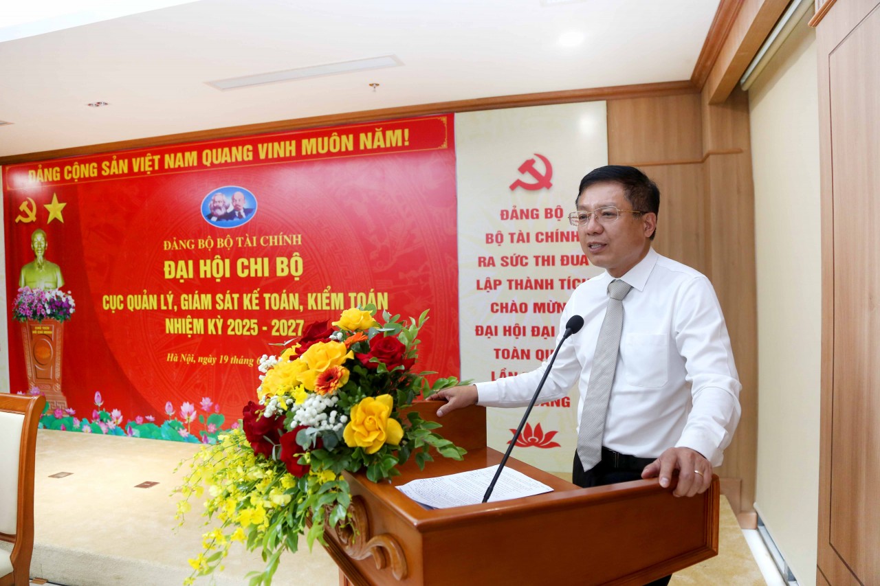 “Đoàn kết, dân chủ, kỷ cương, hiệu quả, đột phá, phát triển” “Đoàn kết, dân chủ, kỷ cương, hiệu quả, đột phá, phát triển”