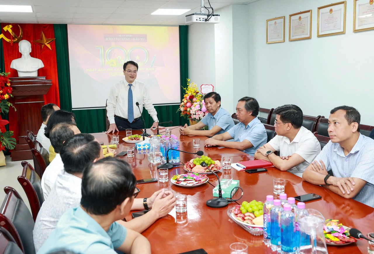 Thứ trưởng Trần Quốc Phương chúc mừng Báo Tài chính – Đầu tư nhân Ngày Báo chí Cách mạng Việt Nam