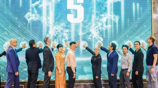 Hệ thống điện mặt trời từ ban công: Hướng đi mới cho năng lượng đô thị bền vững