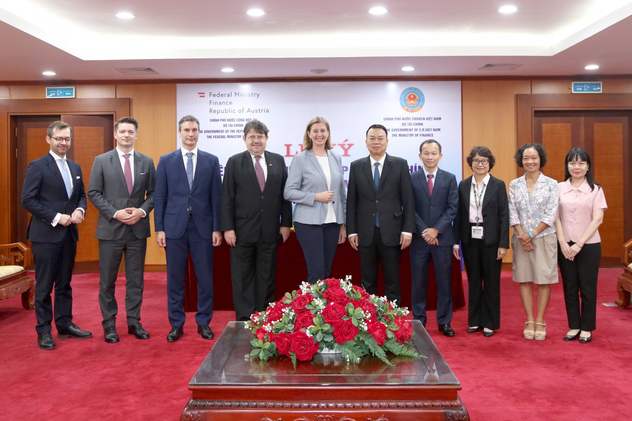 Việt Nam – Áo ký hiệp định khung hợp tác tài chính trị giá 150 triệu EURO Việt Nam – Áo ký hiệp định khung hợp tác tài chính trị giá 150 triệu EURO