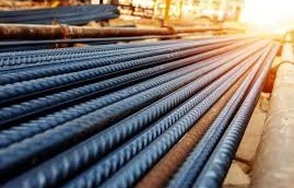 Doanh nghiệp thép hưởng lợi kép từ giá đầu vào giảm và nhu cầu nội địa phục hồi