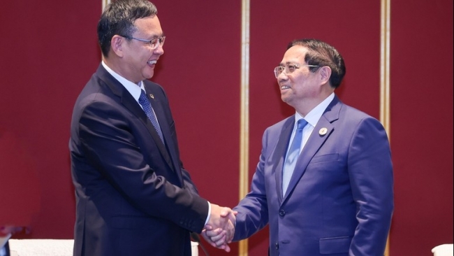 Thủ tướng tiếp lãnh đạo 3 tập đoàn hàng đầu Trung Quốc về đường sắt và hạ tầng giao thông