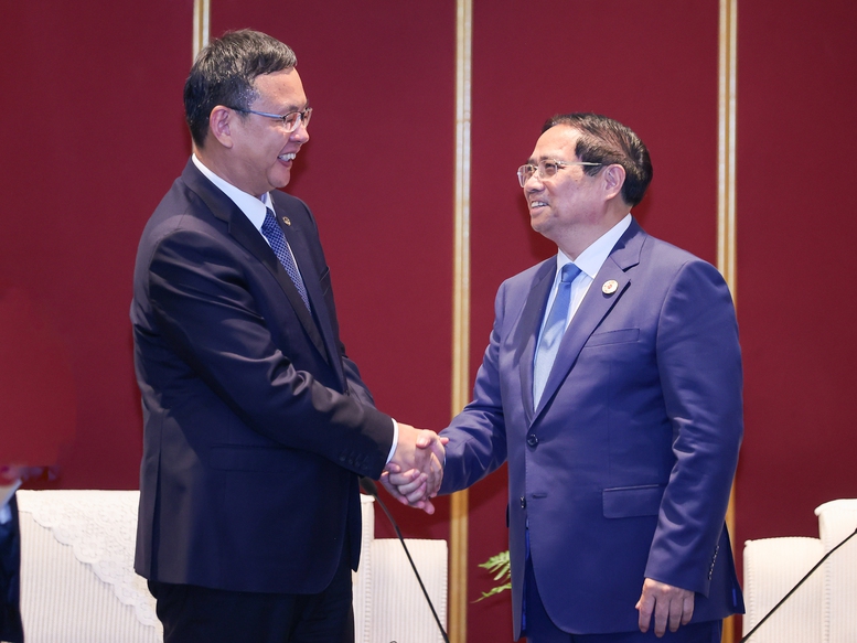 Thủ tướng tiếp lãnh đạo 3 tập đoàn hàng đầu Trung Quốc về đường sắt và hạ tầng giao thông- Ảnh 1.