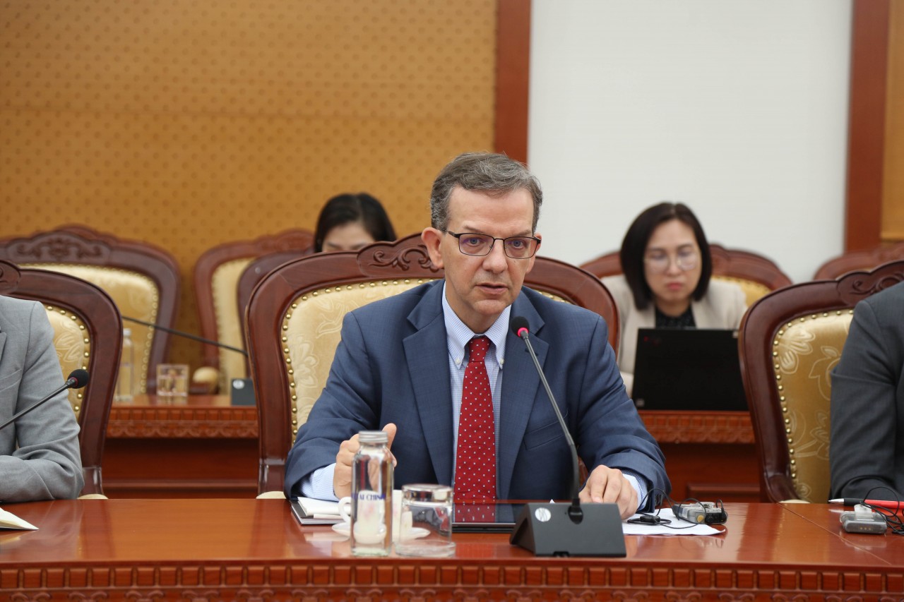 Thứ trưởng Trần Quốc Phương làm việc với Đoàn Điều IV của IMF