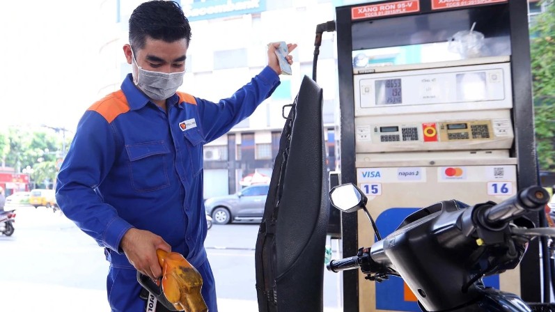 VPI dự báo giá xăng vẫn duy trì đà tăng trong kỳ điều hành ngày 26/6