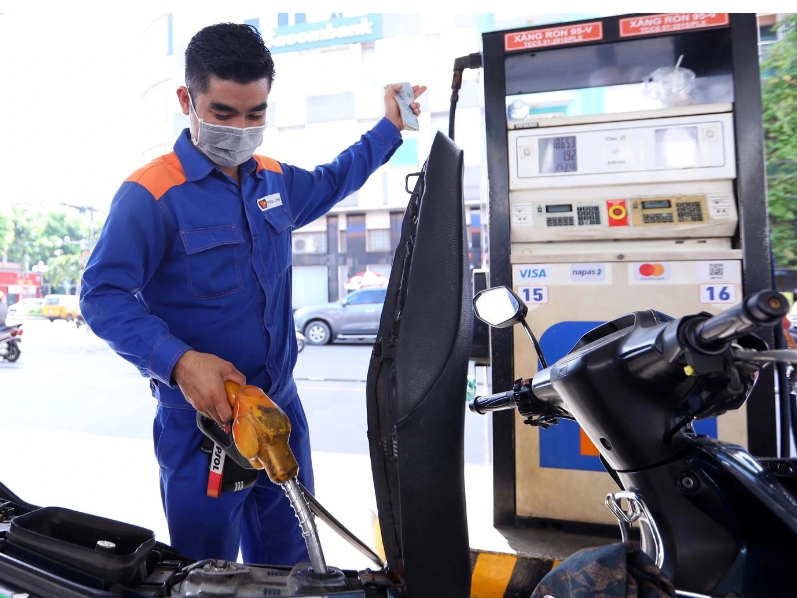 VPI dự báo giá xăng vẫn duy trì đà tăng trong kỳ điều hành ngày 26/6 VPI dự báo giá xăng vẫn duy trì đà tăng trong kỳ điều hành ngày 26/6