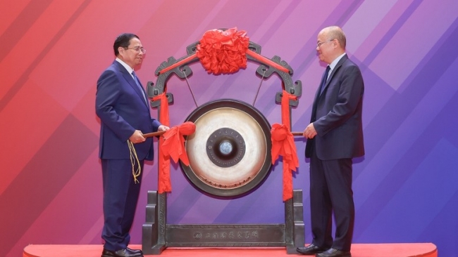 Thủ tướng thăm sàn chứng khoán lớn nhất châu Á, tìm hiểu kinh nghiệm phát triển trung tâm tài chính Thượng Hải