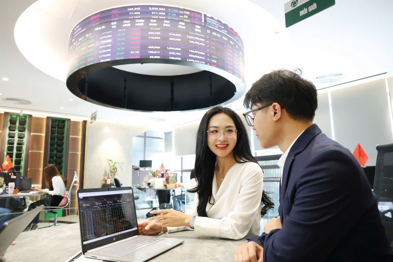 Chứng khoán ngày 22/7: VN-Index chính thức vượt 1.500 điểm, tiến sát đỉnh lịch sử