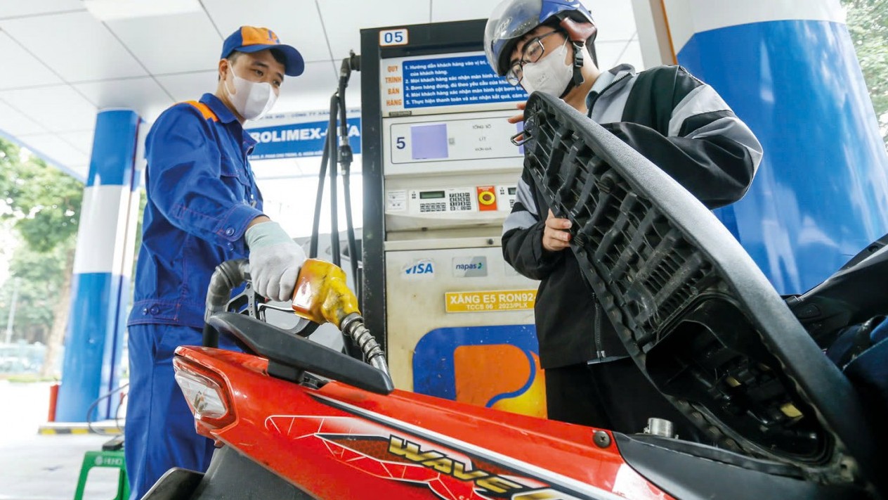 Giá dầu dự báo biến động ra sao thời gian tới?