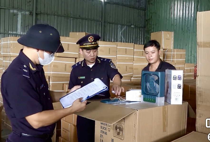 Hải quan hoả tốc hướng dẫn kê khai hàng hóa áp dụng thuế GTGT 8%