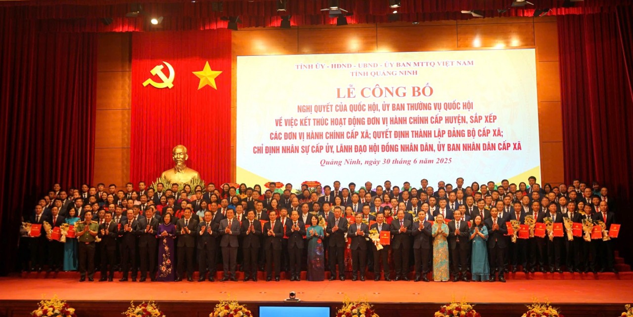 Quảng Ninh tổ chức Lễ công bố quyết định thực hiện mô hình chính quyền địa phương 2 cấp