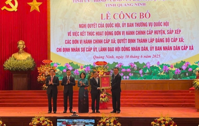 Quảng Ninh tổ chức Lễ công bố quyết định thực hiện mô hình chính quyền địa phương 2 cấp