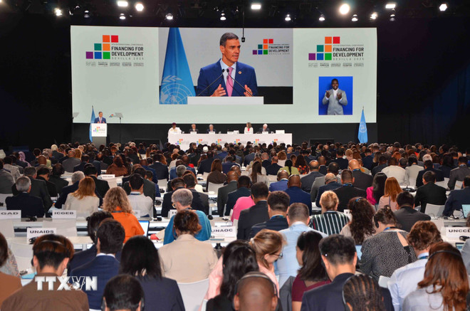 Phó Thủ tướng Hồ Đức Phớc dự Hội nghị quốc tế về tài chính cho phát triển Phó Thủ tướng Hồ Đức Phớc tham dự lễ khai mạc Hội nghị FfD4 tại Sevilla Tây Ban Nha. (Ảnh: TTXVN phát)