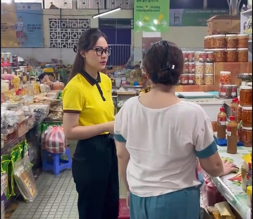 Chỉ với 1 phần mềm, hộ kinh doanh có thể quản lý bán hàng, xuất hóa đơn và kê khai thuế theo đúng quy định Chỉ với 1 phần mềm, hộ kinh doanh có thể quản lý bán hàng, xuất hóa đơn và kê khai thuế theo đúng quy định