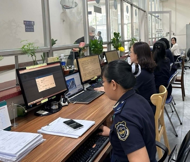 5 doanh nghiệp nợ thuế lên đến hơn 124 tỷ đồng bị dừng làm thủ tục hải quan