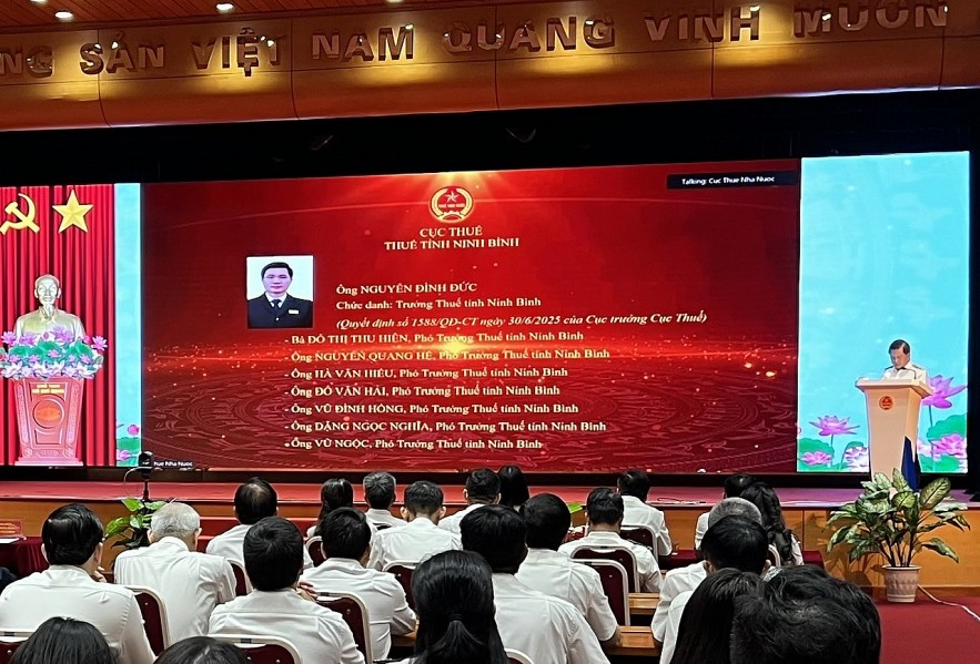 Ông Nguyễn Đình Đức được bổ nhiệm làm Trưởng Thuế tỉnh Ninh Bình Ông Nguyễn Đình Đức được bổ nhiệm làm Trưởng Thuế tỉnh Ninh Bình