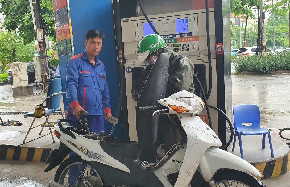 Chiều 3/7, giá xăng dầu giảm từ 930 - 1.210 đồng/lít