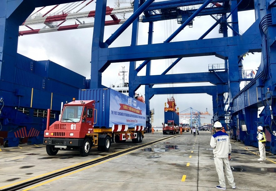 undefined Hải quan thông quan cho hàng hoá tăng 2 con số, thu ngân sách đạt 222.749 tỷ đồng