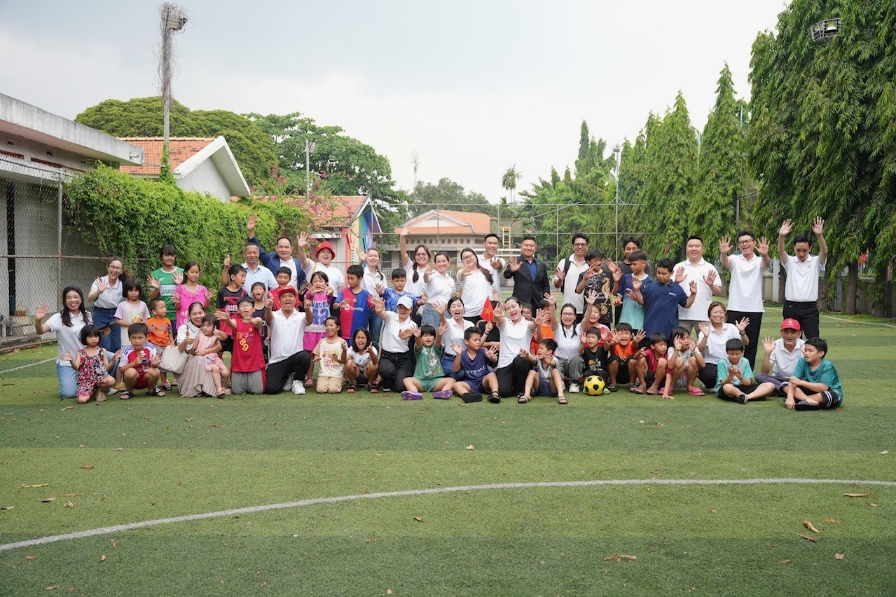 Shinhan Life Việt Nam đồng hành lâu dài cùng Làng trẻ em SOS Gò Vấp