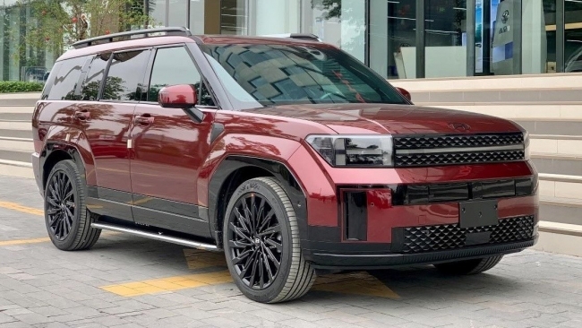 Giá xe Hyundai Santa Fe tháng 7/2025 giảm kỷ lục kể từ khi thế hệ mới ra mắt