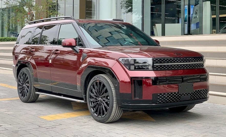 Giá xe Hyundai Santa Fe tháng 7/2025 giảm kỷ lục kể từ khi thế hệ mới ra mắt