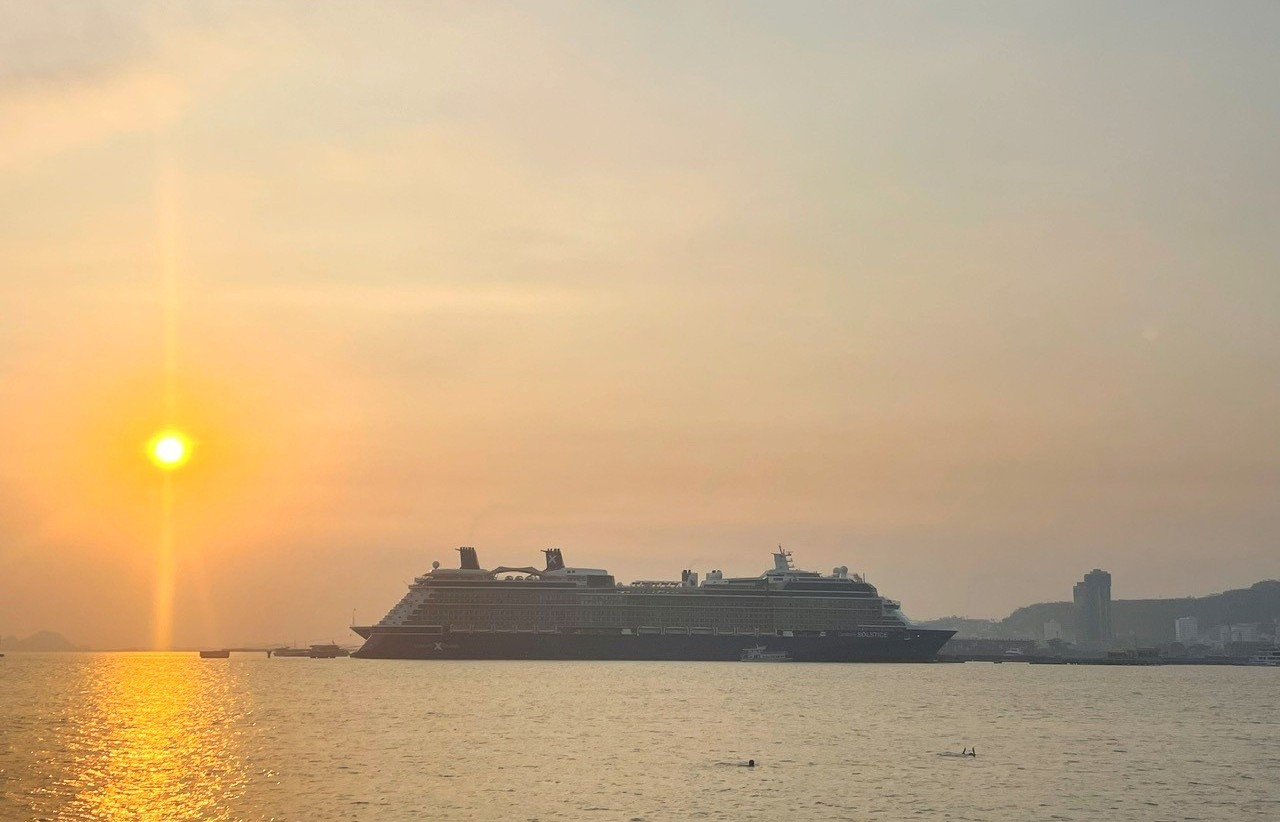 Quảng Ninh tăng tốc vươn lên trở thành trung tâm dịch vụ liên vùng