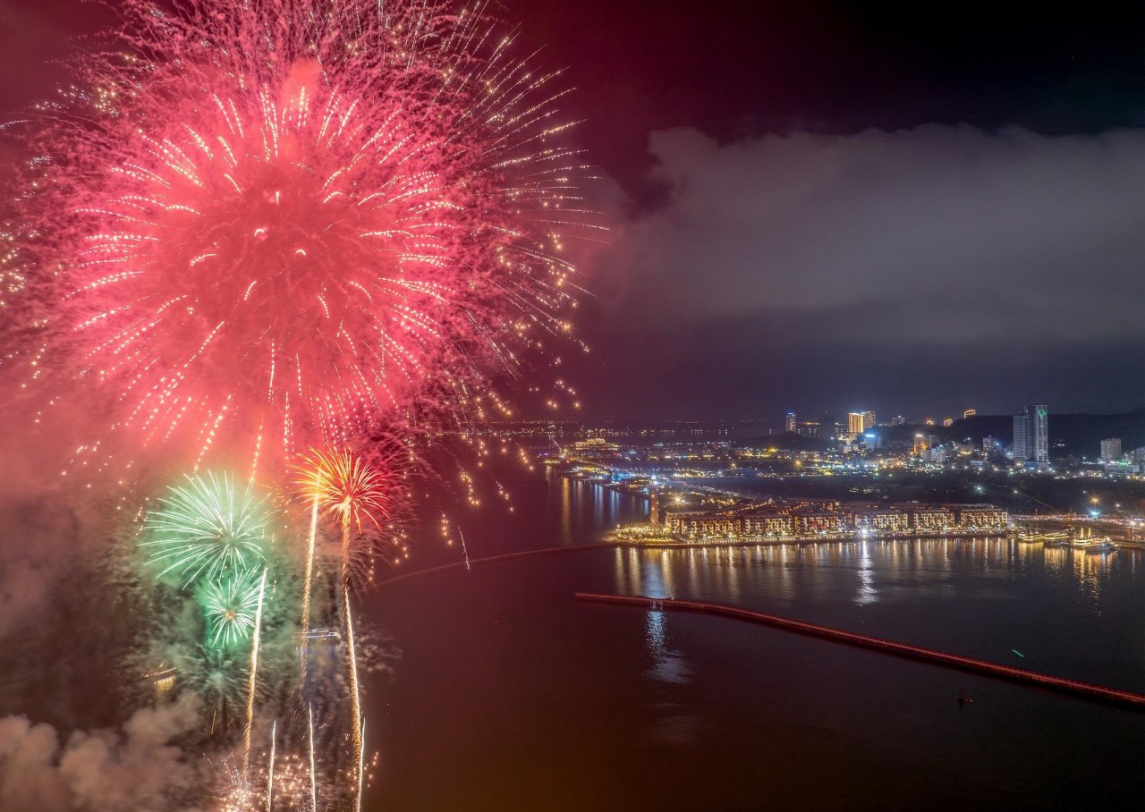 Bùng nổ lễ ra quân quần thể Sun Elite City bên bờ vịnh Hạ Long