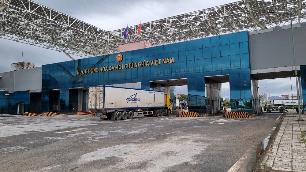 Gần 1,2 triệu tấn hàng hóa xuất nhập khẩu qua tỉnh Quảng Ninh trong 6 tháng đầu năm Gần 1,2 triệu tấn hàng hóa xuất nhập khẩu qua tỉnh Quảng Ninh trong 6 tháng đầu năm