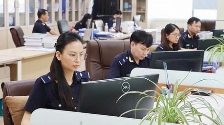 Nợ thuế gần 20 tỷ đồng, 2 doanh nghiệp bị dừng làm thủ tục xuất nhập khẩu hàng hoá