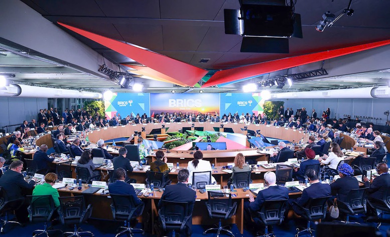 Thủ tướng nêu 3 đề xuất quan trọng tại Phiên thảo luận cấp cao BRICS mở rộng- Ảnh 2. Thủ tướng nêu 3 đề xuất quan trọng tại Phiên thảo luận cấp cao BRICS mở rộng- Ảnh 2.