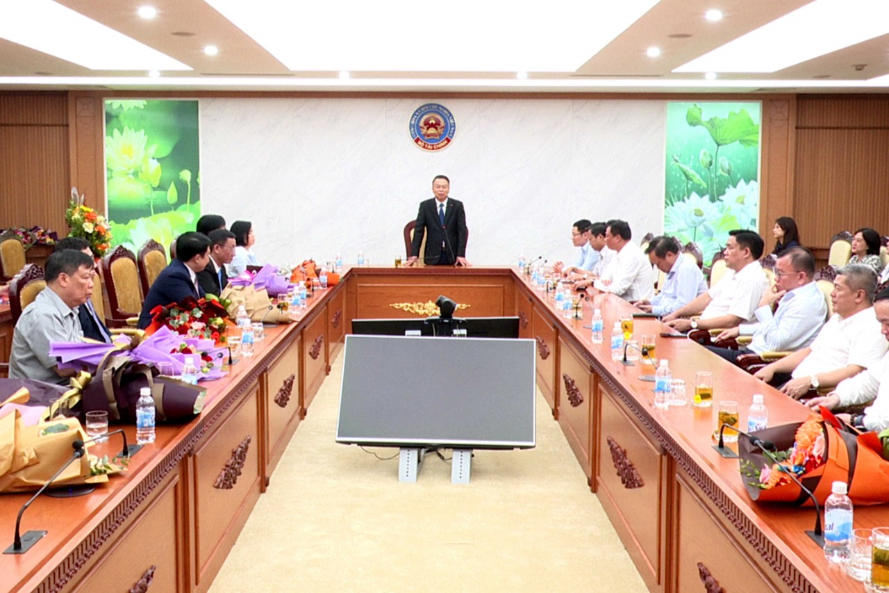 Bộ Tài chính công bố, trao quyết định điều động, bổ nhiệm các lãnh đạo cấp vụ
