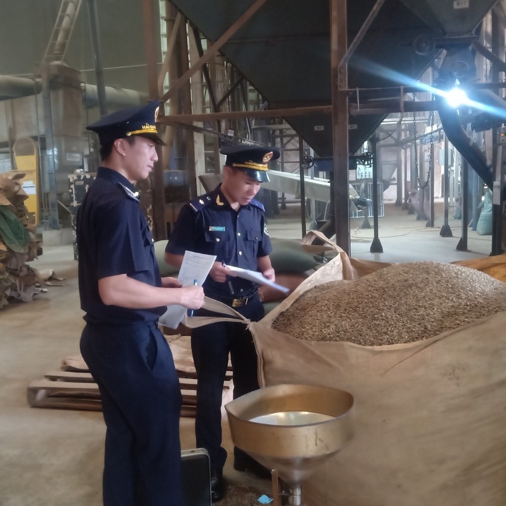 Chi cục Hải quan Khu vực XIV: Kiểm soát chặt chẽ, ngăn chặn buôn lậu, vận chuyển trái phép hàng hóa