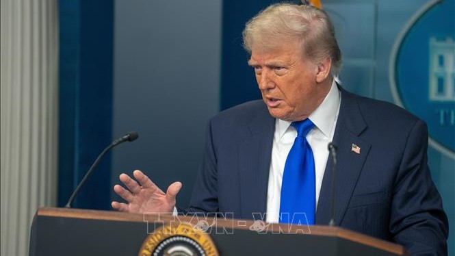 Tổng thống Donald Trump khẳng định không lùi thời hạn áp thuế quan