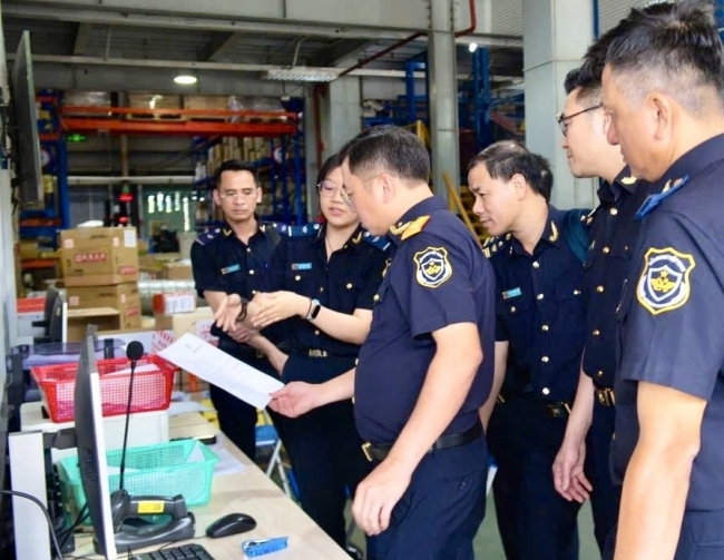 Hải quan thu thuế giá trị gia tăng tự động đối với hàng hóa nhập khẩu qua dịch vụ chuyển phát nhanh