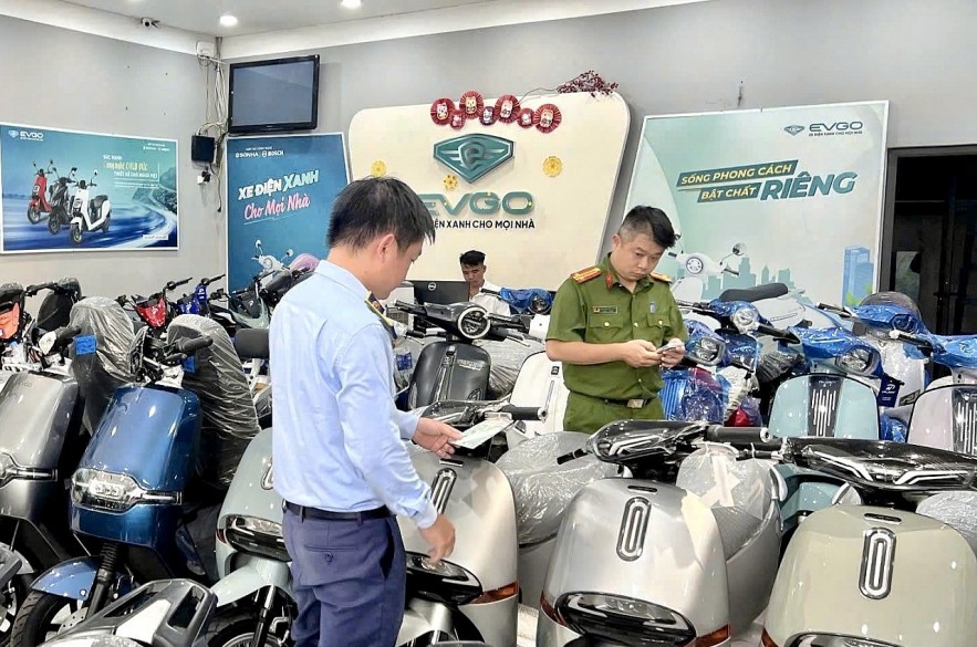 Hà Nội: Chuyển hồ sơ vụ việc kinh doanh xe máy điện giả nhãn hiệu cho Công an điều tra, xử lý