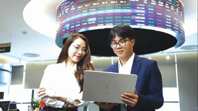 Cổ phiếu vốn hóa lớn dẫn sóng VN-Index với nhiều cơ hội vượt đỉnh lịch sử