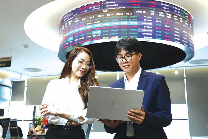 Cổ phiếu vốn hóa lớn dẫn sóng VN-Index với nhiều cơ hội vượt đỉnh lịch sử