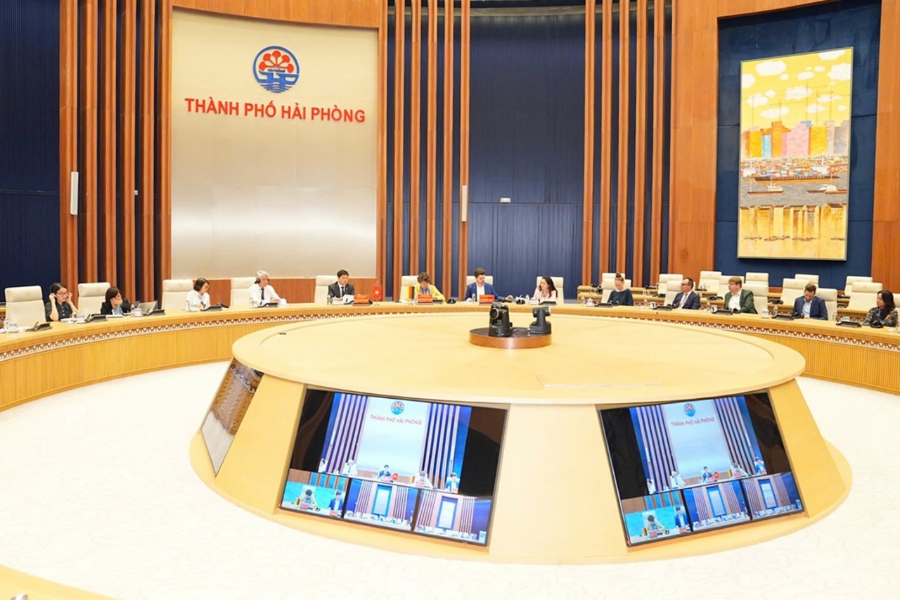 Quang cảnh buổi tiếp Đại sứ Đức cùng Đoàn doanh nghiệp Đức của lãnh đạo TP Hải Phòng. Ảnh Vp Đông Bắc