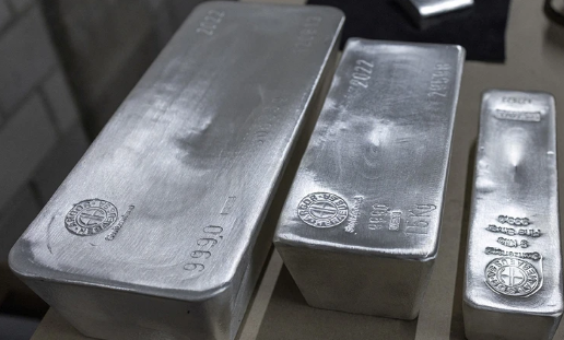 Ngày 16/7: Giá bạc thế giới, trong nước đồng loạt giảm